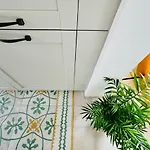 Deluxe One Bedroom 10 Meters From Center Daire *