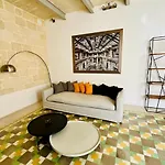 Deluxe One Bedroom 10 Meters From Center Daire Valletta