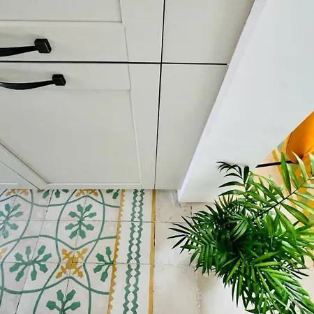 Deluxe One Bedroom 10 Meters From Center Apartament *