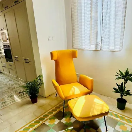 Deluxe One Bedroom 10 Meters From Center Apartament