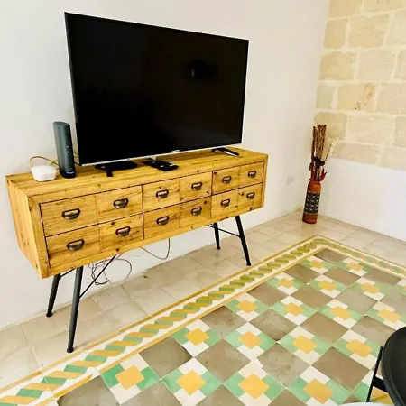 Deluxe One Bedroom 10 Meters From Center *